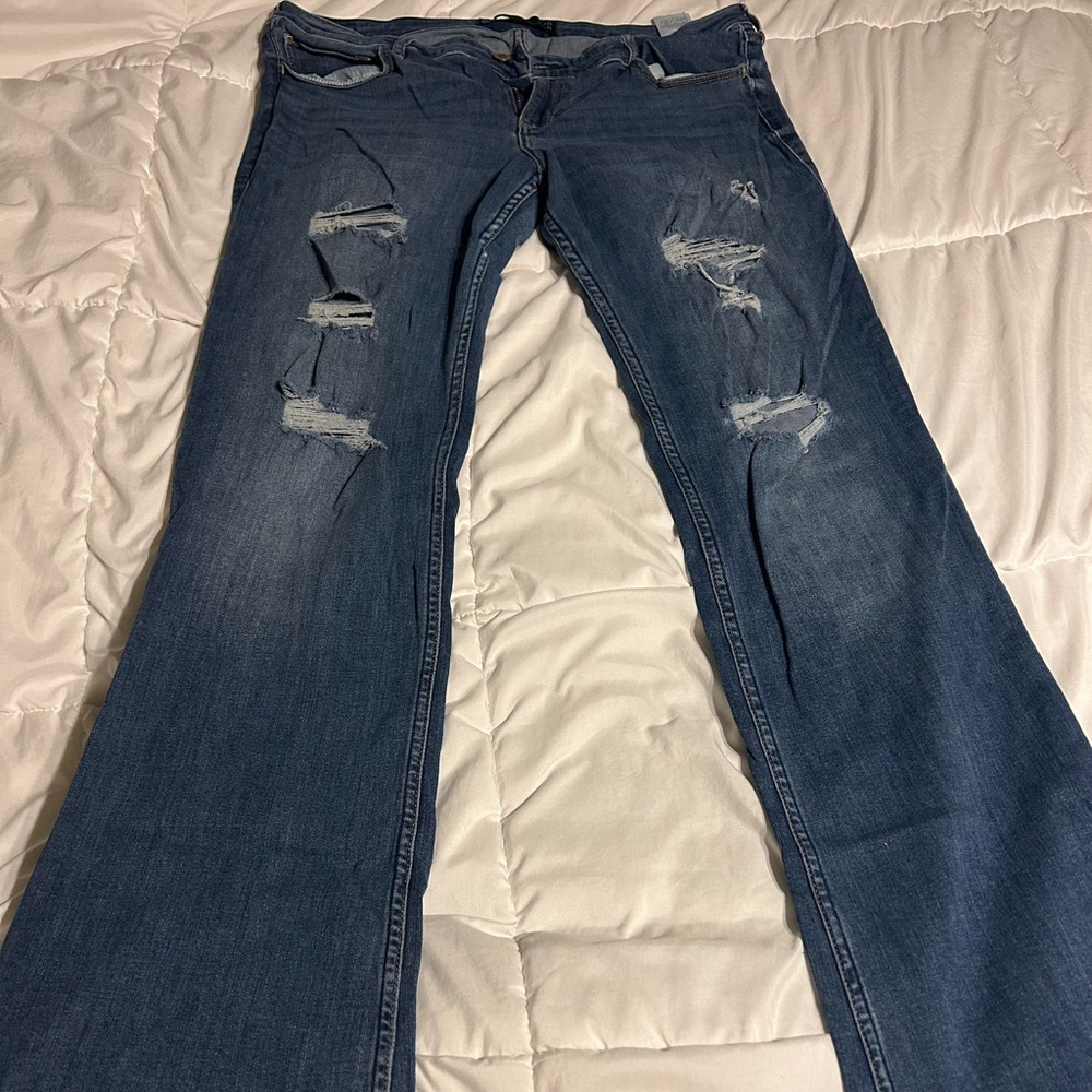 Hollister Bootcut Jeans in Distressed Blue